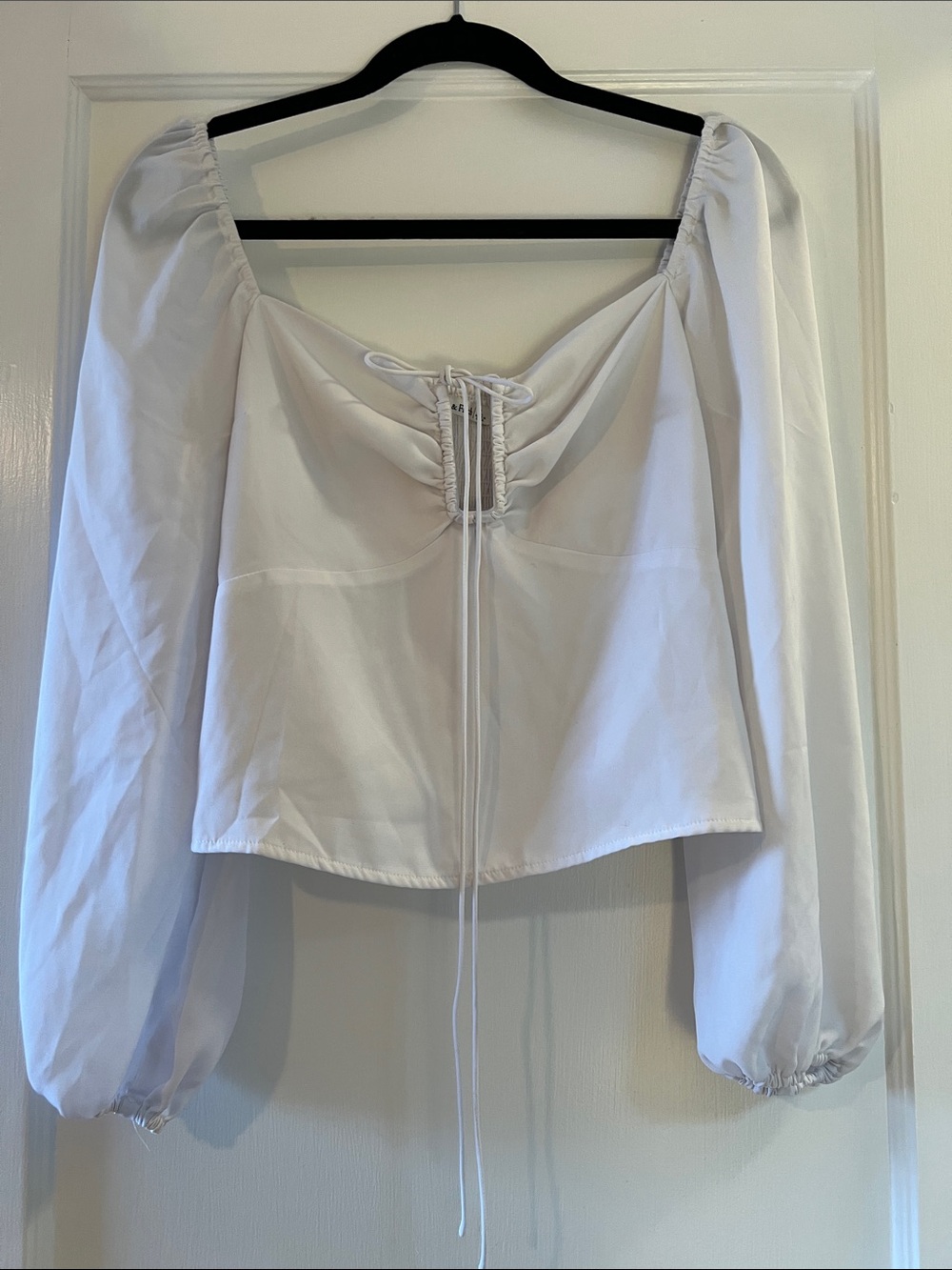 Abercrombie & Fitch White Long-Sleeve Keyhole Blouse